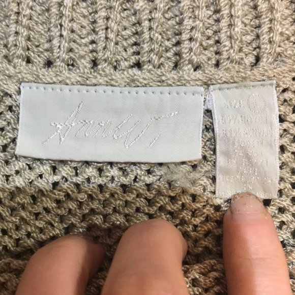 Beautiful Sweater - Picture 4 of 4